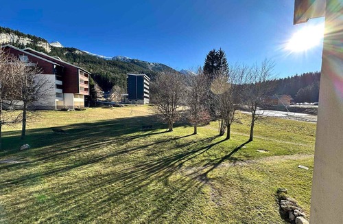 Correncon-en-Vercors Apartment | Studio for 4 pers at slopes' foot with south-facing balcony, parking