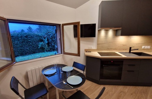 Annecy-le-Vieux Apartment | Studio moderne avec mezzanine à 4 min du Lac (Petit Port)