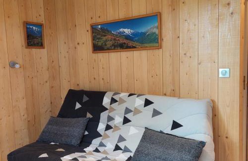 Chamonix City Centre Apartment | Studio rénové 16m2, terrasse, animaux admis, parking, près télécabine Brévent - FR-1-517-3