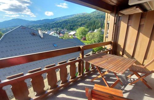 Samoens Apartment | Studio rénové au centre avec balcon et parking - FR-1-624-106