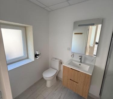 Saint-Parize-le-Chatel Apartment | Studio rdc 2