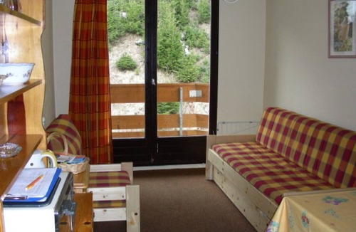 Le Pleynet Apartment | Studio with cabin near slopes, balcony, ski locker, free parking