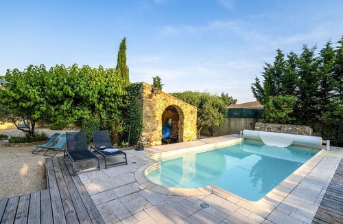 Baron House | Stunning private villa with WIFI, private pool, A/C, TV, terrace, pets allowed and parking