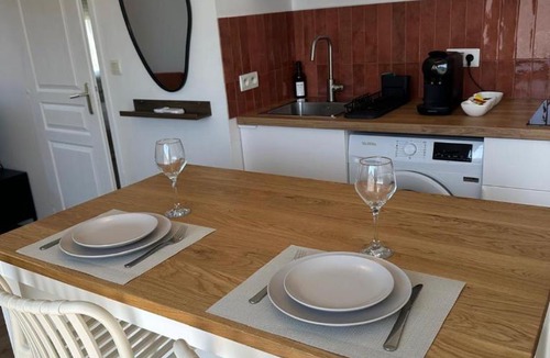 La Verpilliere Apartment | Suite Ô Maé Climatisé proche Village Outlet - Aéroport
