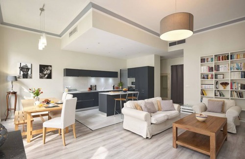 Musicians Quarter Apartment | Sunlight Properties GISELE: Hyper centre, 1 bedroom with bright modern living