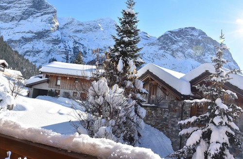 Pralognan-la-Vanoise Apartment | Sunny 2-room charm, south balcony, parking, close to slopes