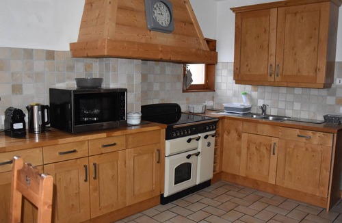 Pralognan-la-Vanoise Ski Chalet | Sunny 5-room chalet near slopes, max 10 people