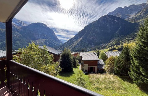 Pralognan-la-Vanoise Apartment | Sunny apartment with balcony - 4 guests