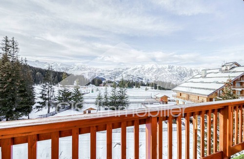 Meribel Apartment | Sunny apartment for 6, ski-in/ski-out in Méribel