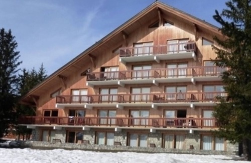 Meribel Apartment | Sunny apartment for 6, ski-in/ski-out in Méribel