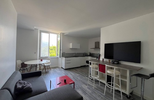 Claix Apartment | Superb 4/6-person apartment in a peaceful setting at the foot of the Vercors mountains