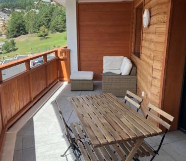Saint-Etienne-de-Tinee Apartment | Superbe studio a Auron avec terrasse plein sud