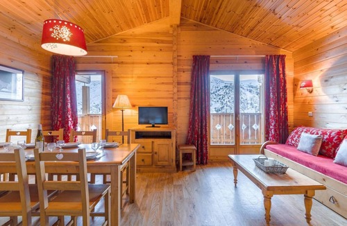 Valmeinier Apartment | Swimming pool, balcony, tv, 48m², Valmeinier