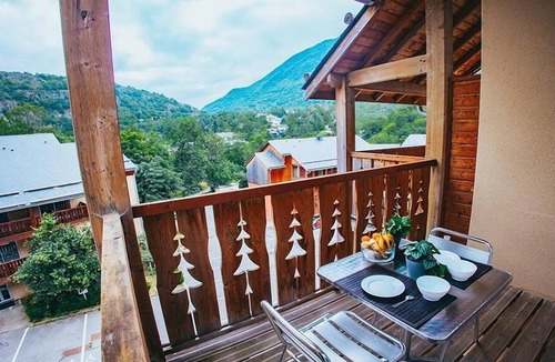 Ax-les-Thermes Apartment | Swimming pool, terrace, parking, tv, ski locker, 31m², Ax-Les-Thermes