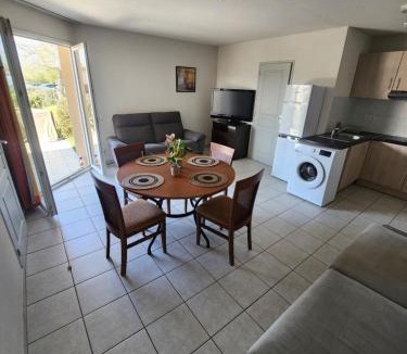Chateauneuf-sur-Isere House | T3 avec piscine à 5 min du centre-ville