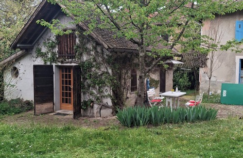 Pressins House | The Berger-By Farm and its two outbuildings, in the heart of the Two Lakes region