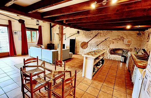 Saint-Just-Luzac House | The Bread Oven 2-Bedroom Cottage