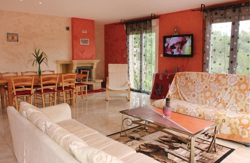 Aubenas House | This delightful vacation home welcomes you in Aubenas in the southern part of the Ardèche and is ide