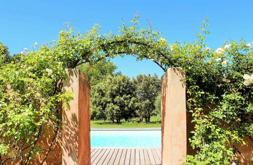 Cabrieres-d'Avignon House | Three bed house in peaceful settings near Gordes - pool and garden