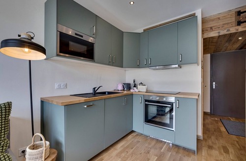 Les Almes Apartment | Tignes Apartment for 7, close to slopes and shops