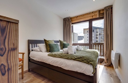 Les Almes Apartment | Tignes Apartment for 7, close to slopes and shops