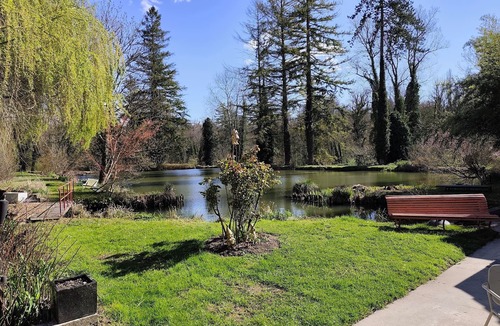 Saint-Clair-de-la-Tour House | Top-of-the-range accommodation in exceptional surroundings, private pond and canal