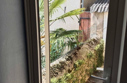 Montalieu-Vercieu House | Townhouse with triplex courtyard, quiet location