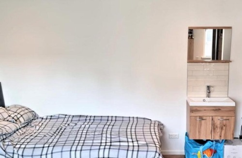 Aubenas Apartment | tranquillité d'esprit dans un hébergement élégant et fonctionnel
