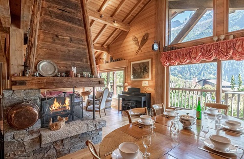 Chamonix City Centre Ski Chalet | Typical Chalet in Chamonix with Parking and Wifi, Near Center and Slopes