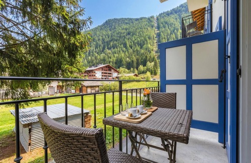 Vallorcine Apartment | V Balme 02: Beside Ski Lift; Pool, Sauna & Gym, Vallorcine (Argentiere), France