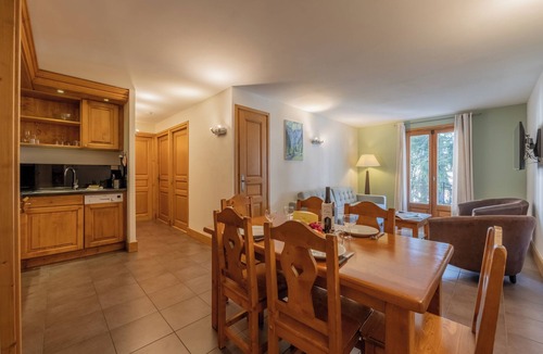 Vallorcine Apartment | V Balme 12: Beside Ski Lift; Pool, Sauna & Gym, Vallorcine (Argentiere), France