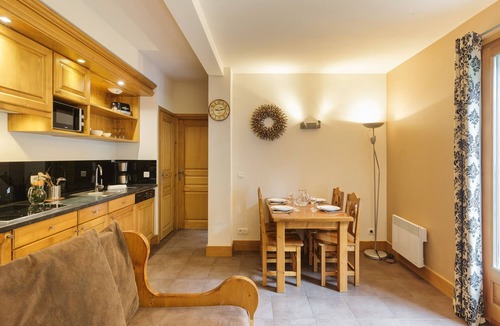Vallorcine Apartment | V Buet 01: Beside Ski Lift; Pool, Sauna & Gym, Vallorcine (Argentiere), France
