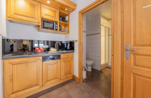 Vallorcine Apartment | V Buet 31: Beside Ski Lift; Pool, Sauna & Gym, Vallorcine (Argentiere), France