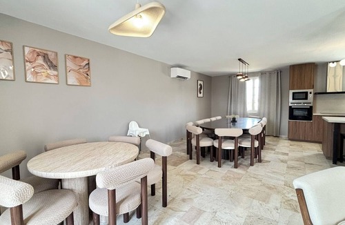 Bransles House | Villa César - Private padel court, heated pool from March through November.