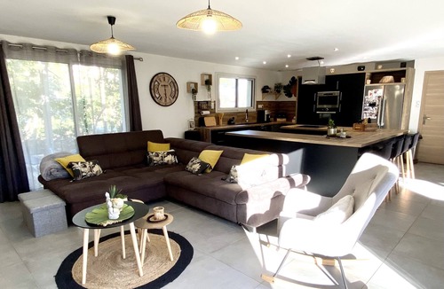 Saint-Sernin Villa | Villa Haut de Gamme 6/8 p, 3 ch, 3 Sdb, Piscine Privée, Jardin Arboré Clos