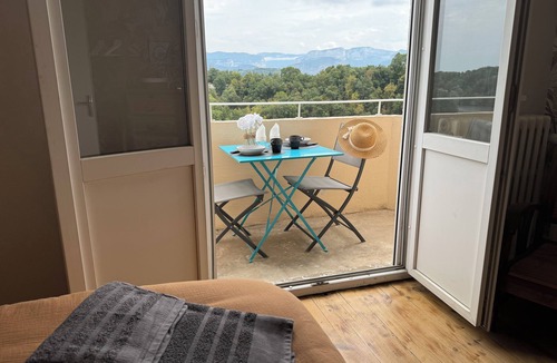 Saint-Nazaire-en-Royans Villa | Villa Jeanne: une vue à couper le souffle pour un gîte 100% dog friendly