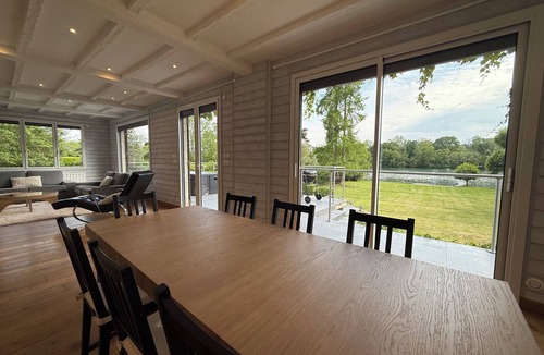 Nandy Villa | Villa on the banks of the Seine, 45 minutes from Paris