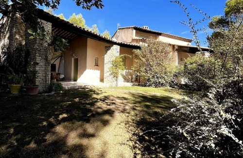Murs Villa | Villa Provençale au Cœur du Lubéron