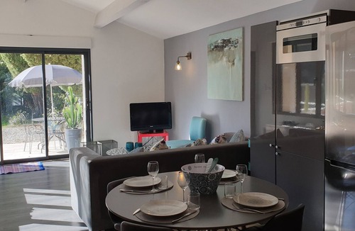 Vaison-la-Romaine Villa | Villa with pool at the foot of the medieval city