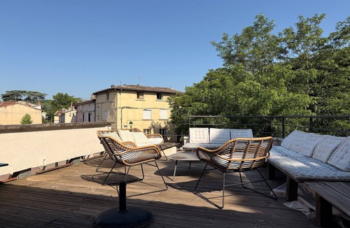 Saint-Genis-Laval House | Villageoise – Charming family home with a pool.