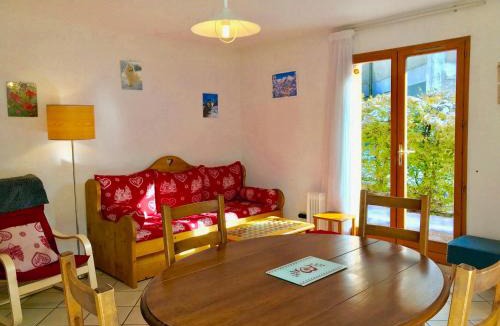Villard-de-Lans Apartment | Villard-de-Lans : Apt 3 pièces, Terrasse, Animaux OK, Parking, WiFi - FR-1-515-135