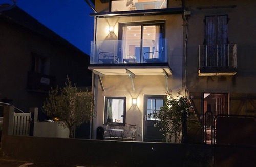 Viviers-du-Lac House | Waterfront cottage on the shores of Lac du Bourget