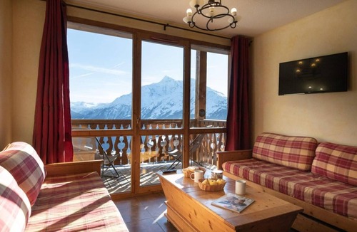 Les Eucherts Apartment | Wifi, 150m from shops, swimming pool, sauna, hammam, balcony, tv, ski locker, 68m², La Rosière