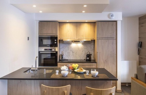 Lanslevillard Apartment | Wifi, 150m from resort center, fitness, swimming pool, sauna, hammam, balcony, tv, ski locker, 45m²