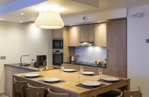 Lanslevillard Apartment | Wifi, 150m from resort center, fitness, swimming pool, sauna, hammam, balcony, fireplace or stove
