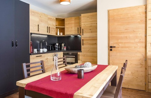 Les Boisses Apartment | Wifi, 300m from resort center, swimming pool, balcony, tv, ski locker, 40-44m², Tignes