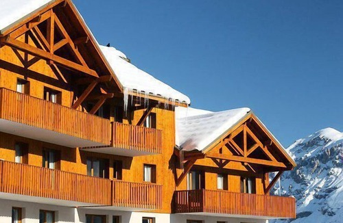 Puy-Saint-Vincent Apartment | Wifi, 3rd floor, swimming pool, balcony, parking, tv, ski locker, 35m², Puy-Saint-Vincent
