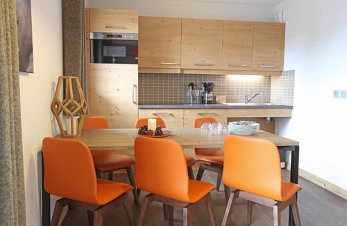 Les Menuires Apartment | Wifi, 50m from resort center, swimming pool, terrace, balcony, tv, ski locker, 58-65m², Les Menuires