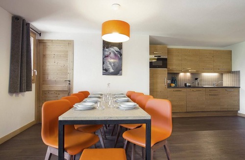 Les Menuires Apartment | Wifi, 50m from resort center, swimming pool, terrace, balcony, tv, ski locker, 58-65m², Les Menuires