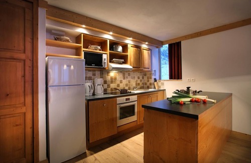 Arc-2000 Apartment | Wifi, 50m from resort center, fitness, swimming pool, sauna, hammam, balcony, tv, ski locker, 45m²